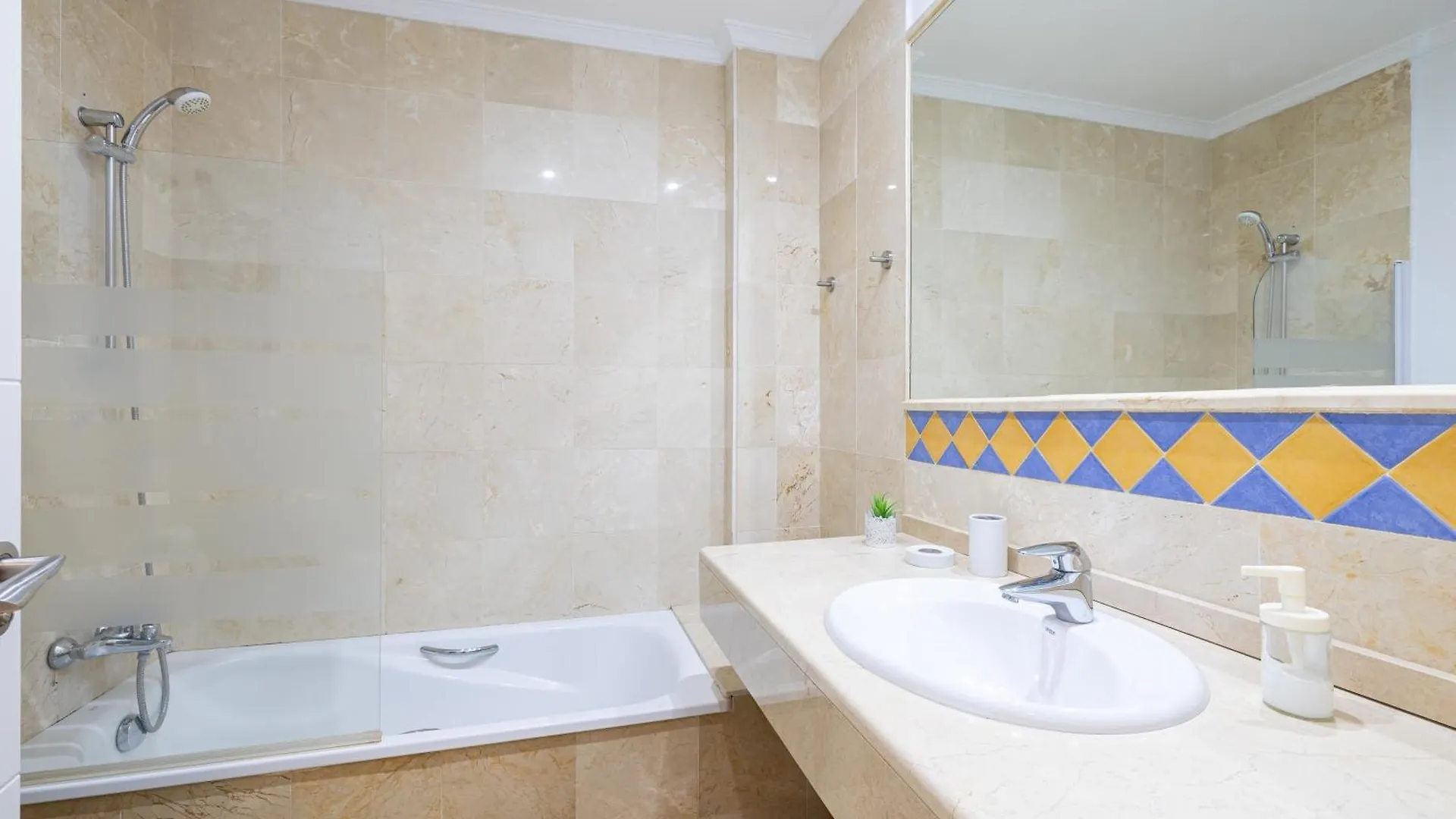 Luxury Marbella Apartment By Aora Stay Spanyolország