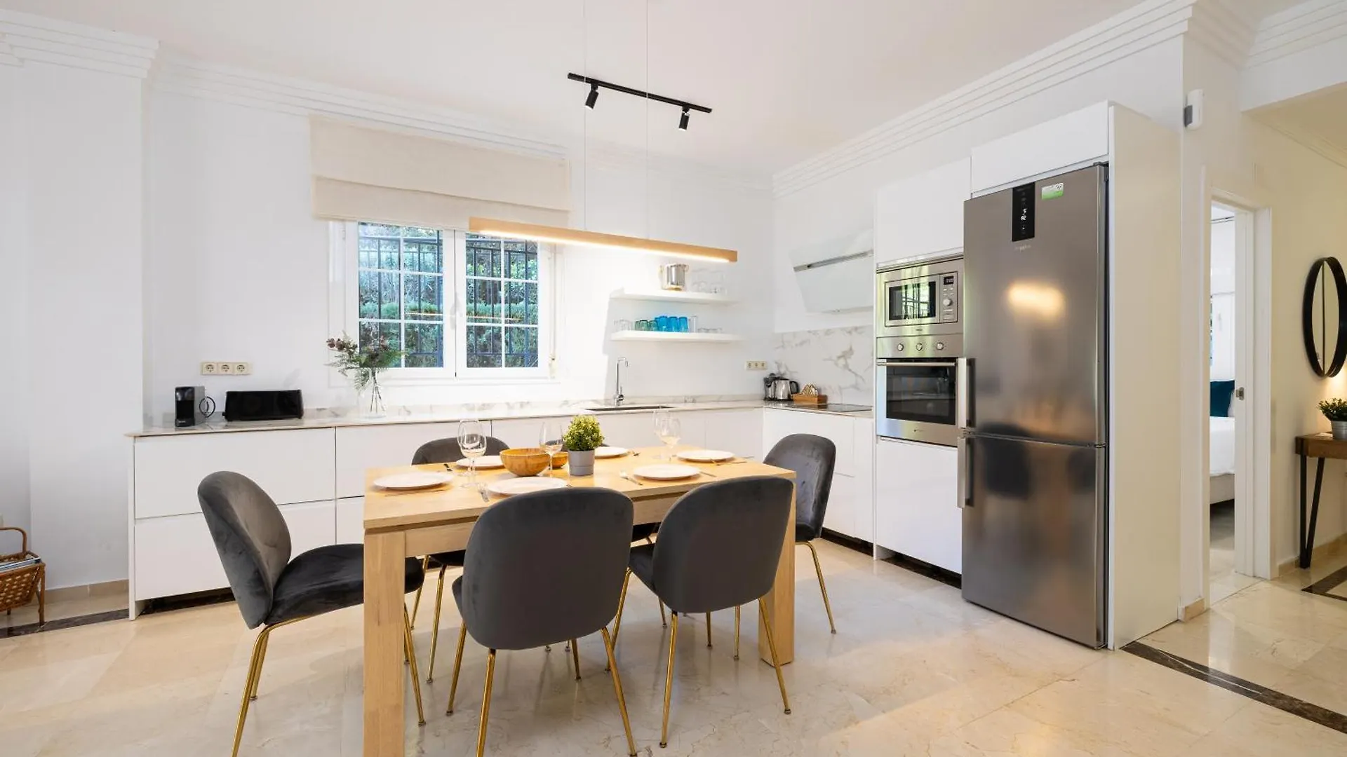 Luxury Marbella Apartment By Aora Stay 스페인